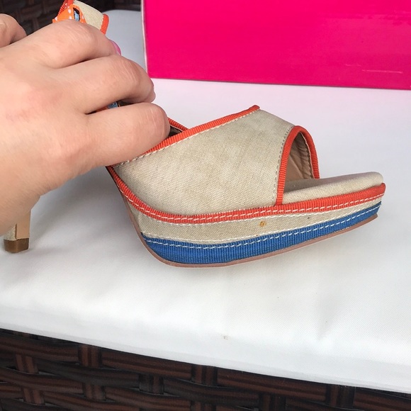 NWT CR Collection Sandals - Picture 7 of 8